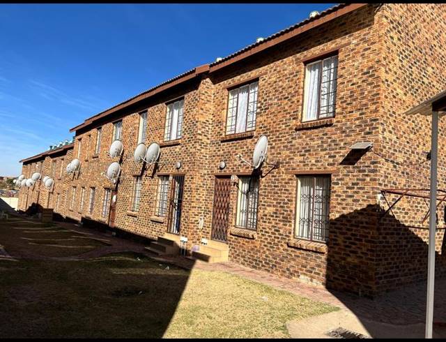2 BEDROOM APARTMENT FOR SALE IN OLIEVENHOUTBOSCH